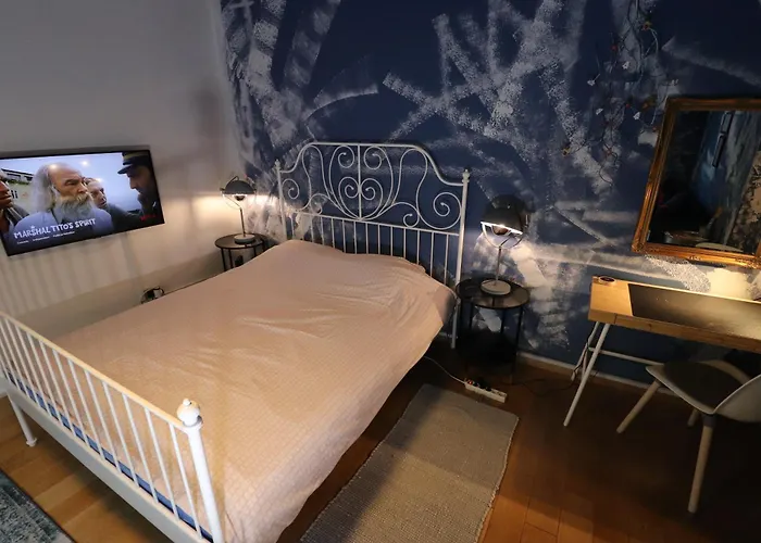 Ava Apartment,Speed Wi Fi,Netflix,Between Bus And Train Station