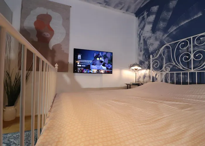 Ava Apartment,Speed Wi Fi,Netflix,Between Bus And Train Station
