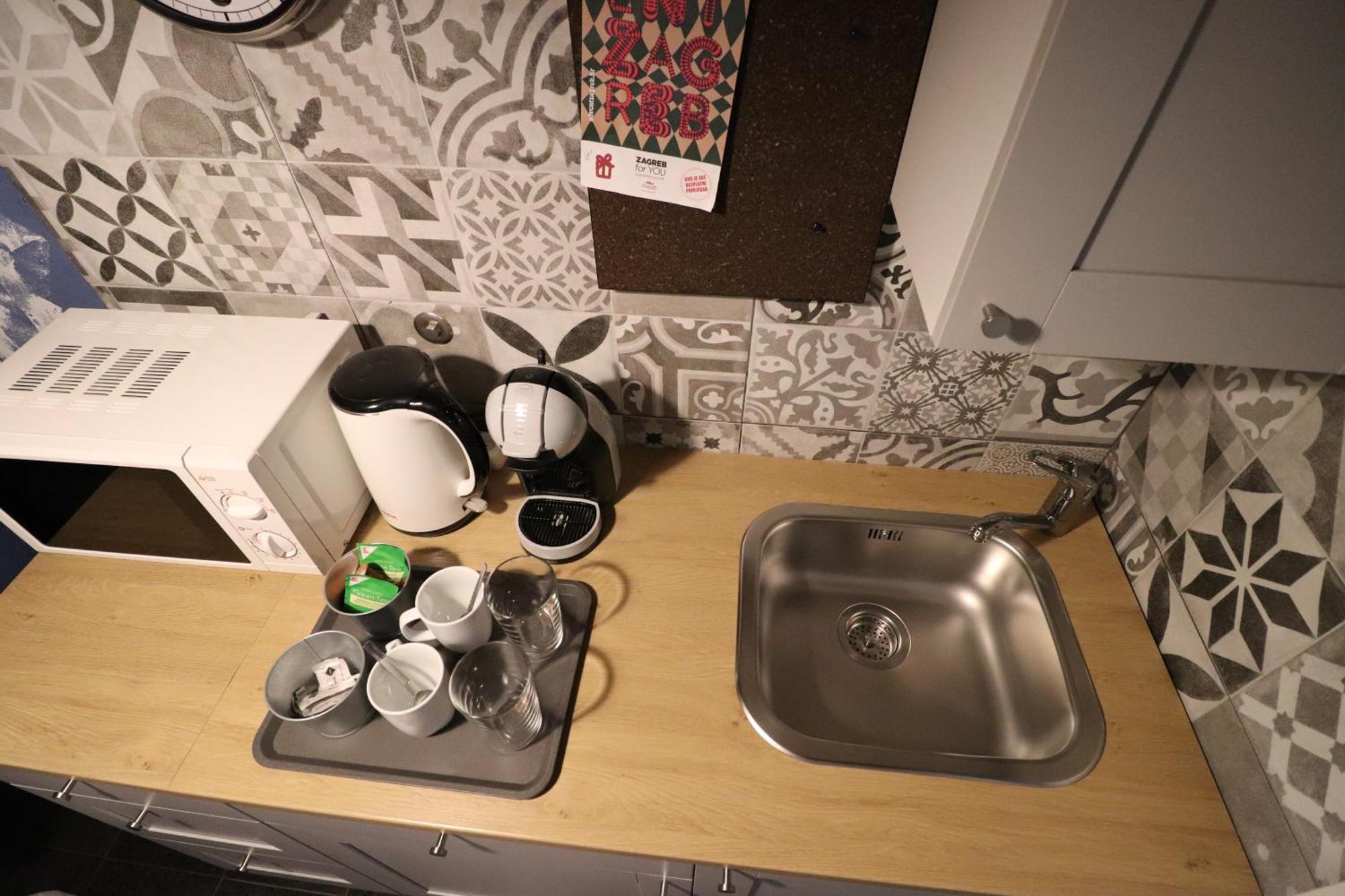 Ava Apartment,speed Wi Fi,netflix,between Bus And Train Station Zagreb